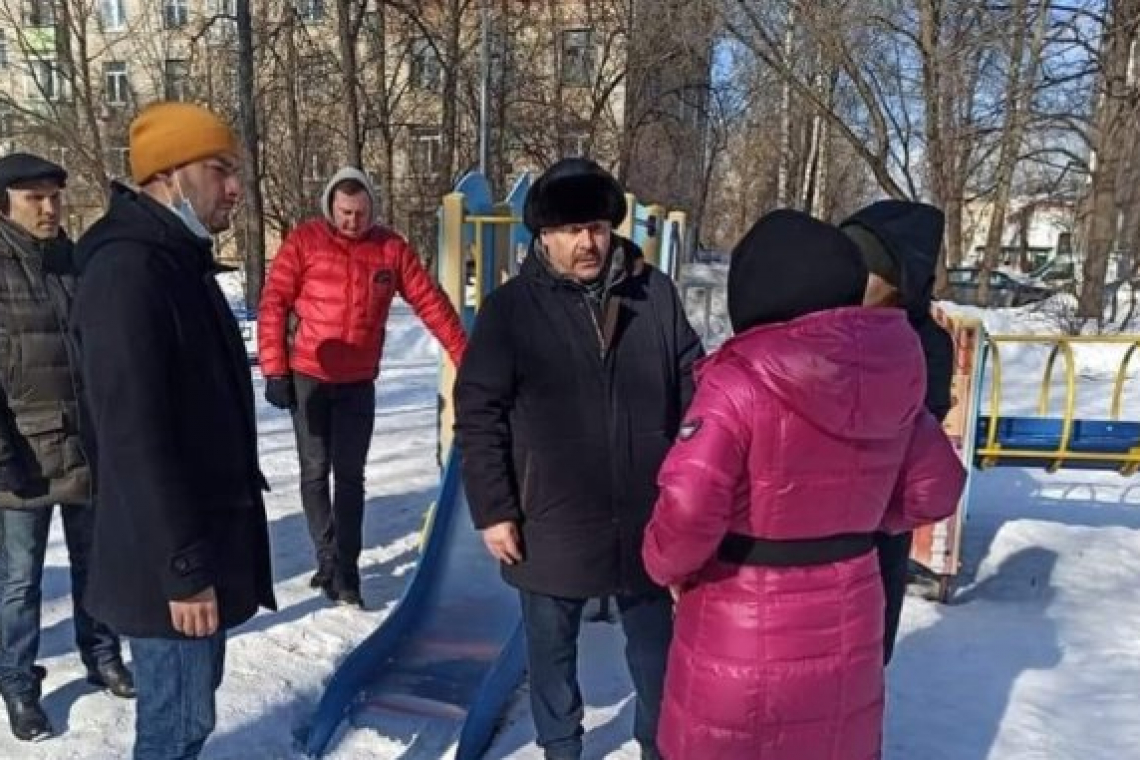 Коммунальщики Богородского следят за чистотой улиц и дворов